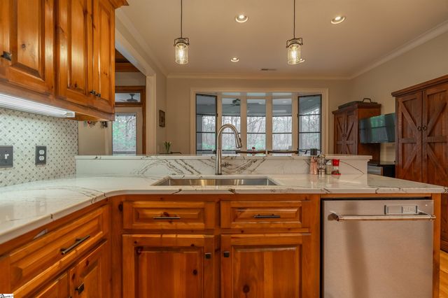 8 Rustic Court, Landrum, SC 29356