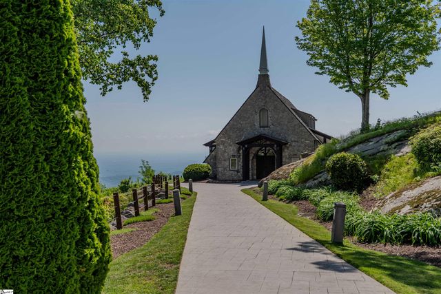 8 Rustic Court, Landrum, SC 29356