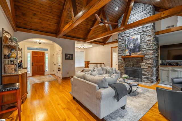 8 Rustic Court, Landrum, SC 29356