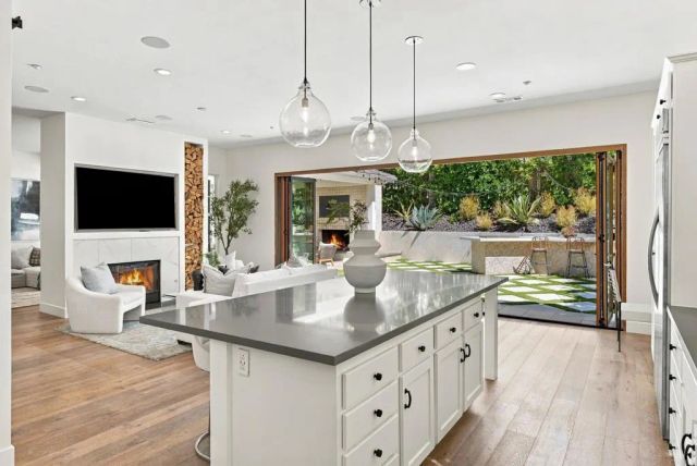 1489 Heritage Ln, Encinitas, CA 92024