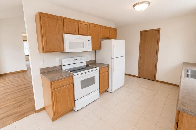 1610 TYPHOON DR, Columbia, MO 65202