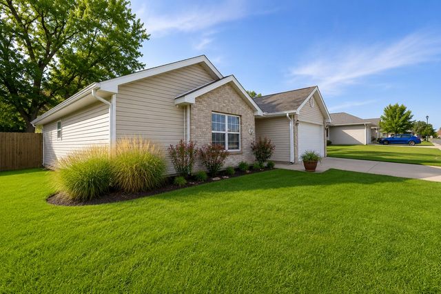 1610 TYPHOON DR, Columbia, MO 65202