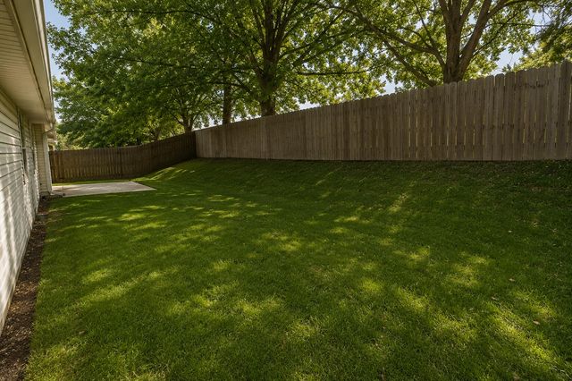 1610 TYPHOON DR, Columbia, MO 65202