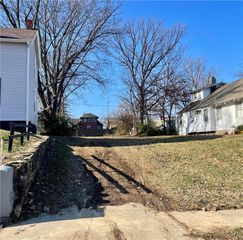 5422 Virginia Avenue, Kansas City, MO 64110