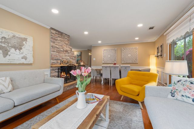 1701 W Schaumburg Road, Schaumburg, IL 60194