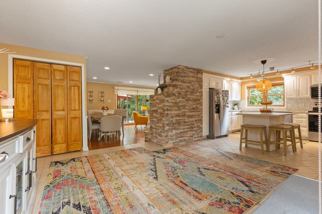 1701 W Schaumburg Road, Schaumburg, IL 60194