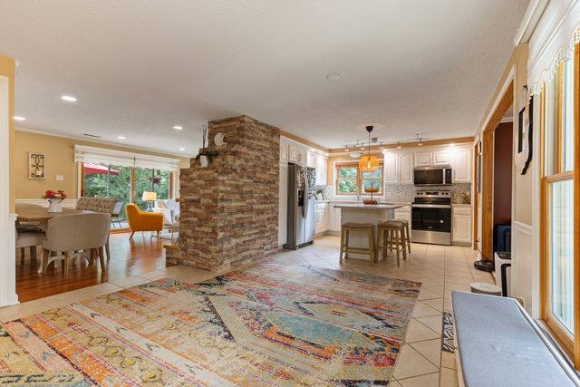 1701 W Schaumburg Road, Schaumburg, IL 60194