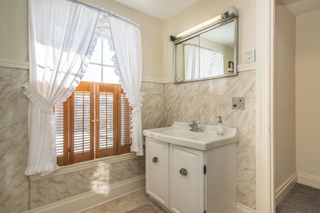 98 Harrington Avenue, Rutland City, VT 05701