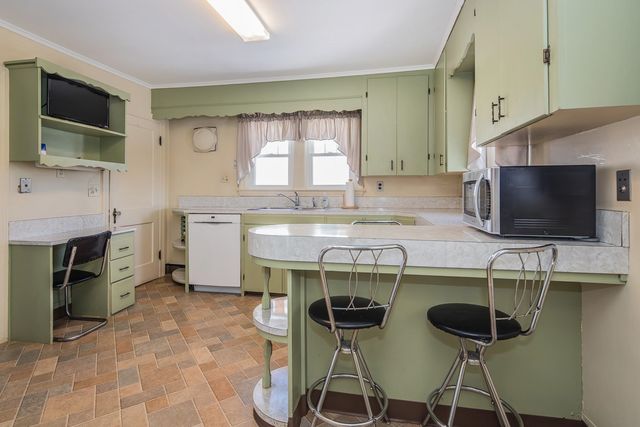 98 Harrington Avenue, Rutland City, VT 05701