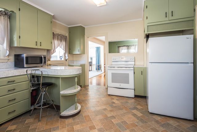 98 Harrington Avenue, Rutland City, VT 05701