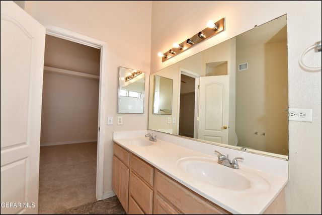 7096 LUZ DE ESPEJO Drive, El Paso, TX 79912