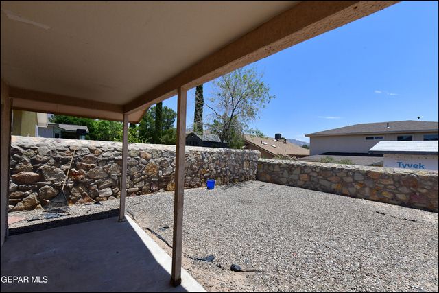 7096 LUZ DE ESPEJO Drive, El Paso, TX 79912
