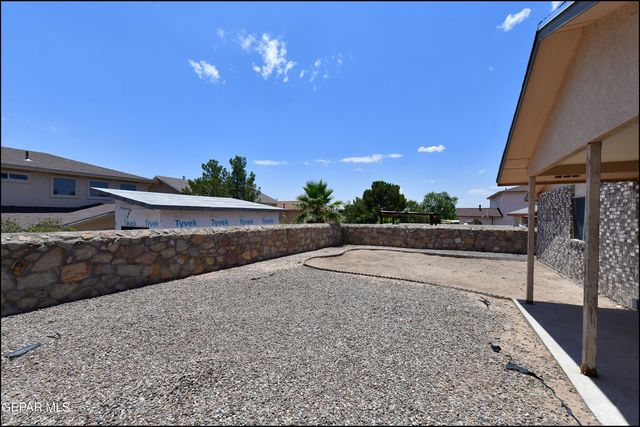 7096 LUZ DE ESPEJO Drive, El Paso, TX 79912