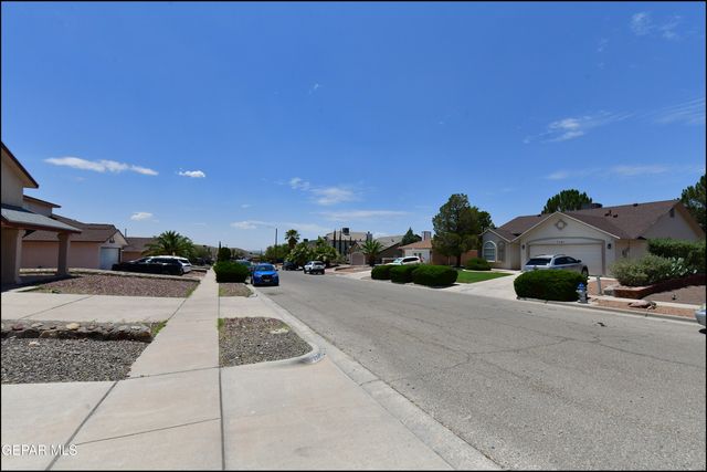 7096 LUZ DE ESPEJO Drive, El Paso, TX 79912