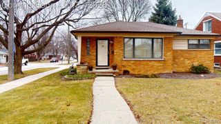 20201 Lochmoor Street, Harper Woods, MI 48225