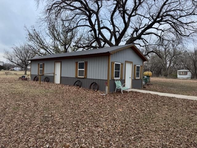 506 E 7th St, Harper, KS 67058