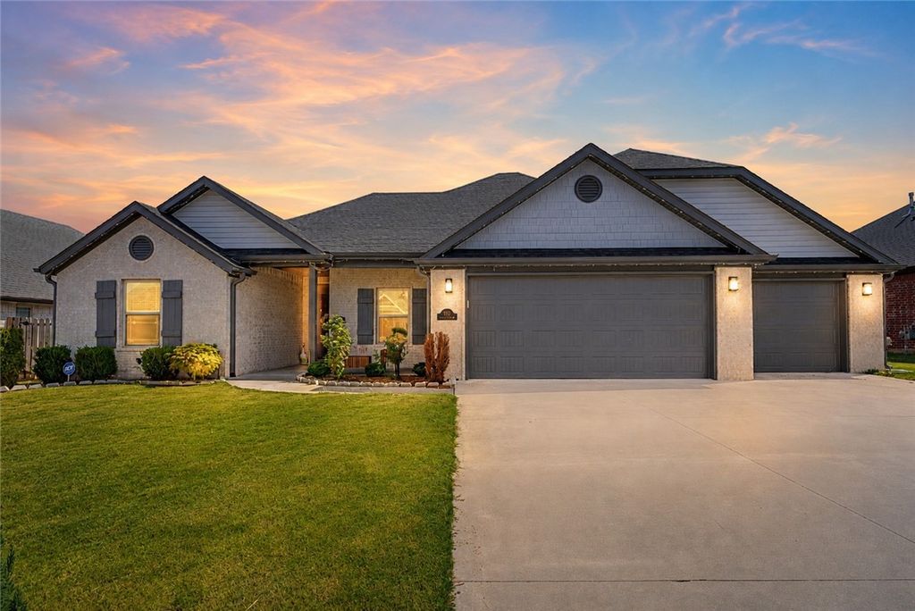 1130 Spring Hollow Road, Bentonville, AR 72713
