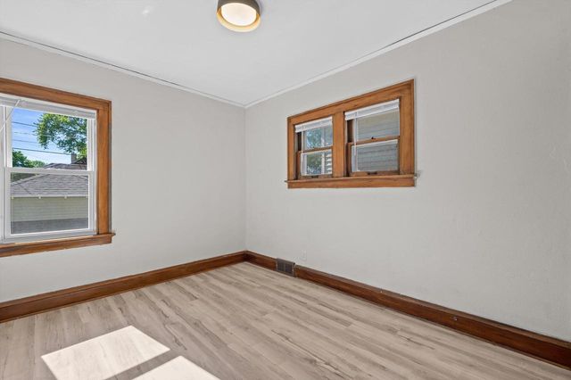 5543 N 34th STREET, Milwaukee, WI 53209