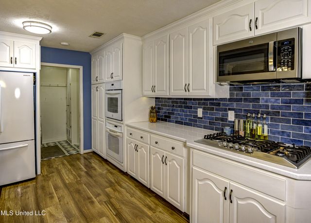 911 Newitt Vick Drive, Vicksburg, MS 39183