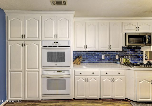 911 Newitt Vick Drive, Vicksburg, MS 39183