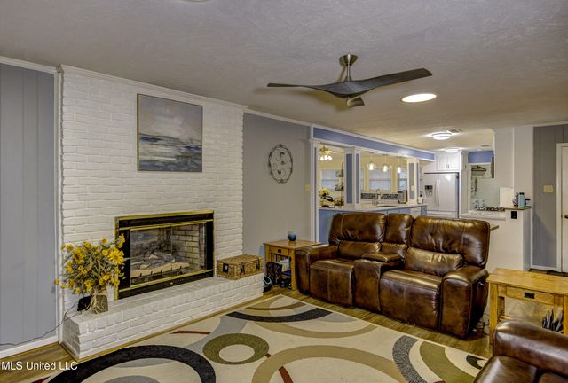 911 Newitt Vick Drive, Vicksburg, MS 39183