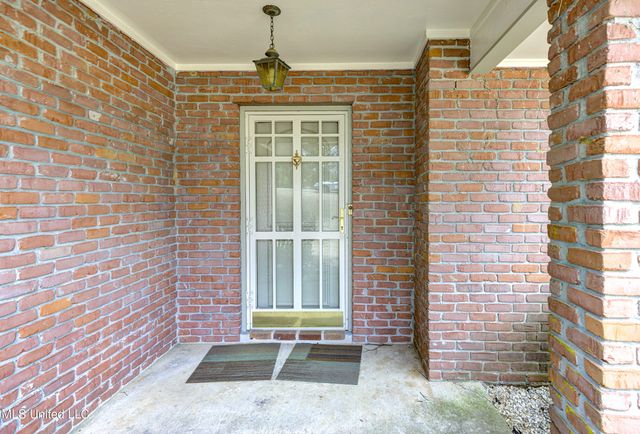 911 Newitt Vick Drive, Vicksburg, MS 39183