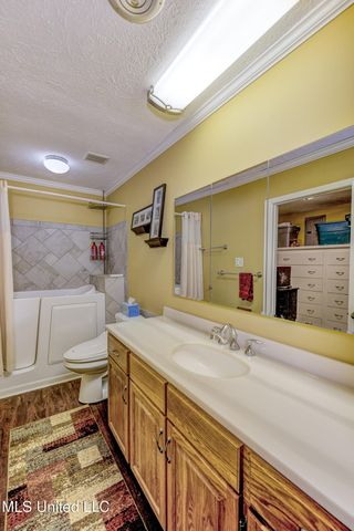 911 Newitt Vick Drive, Vicksburg, MS 39183