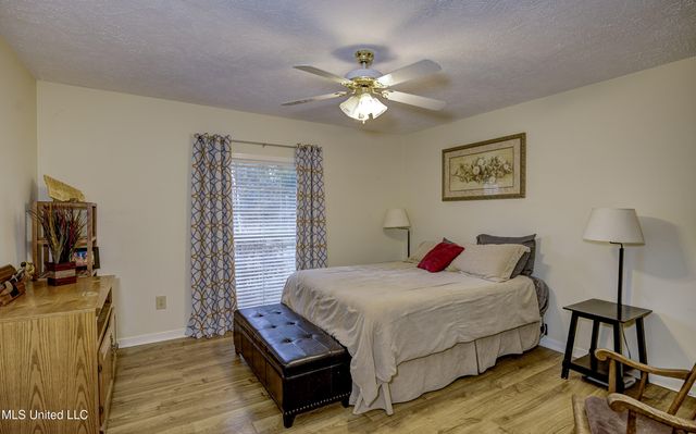911 Newitt Vick Drive, Vicksburg, MS 39183