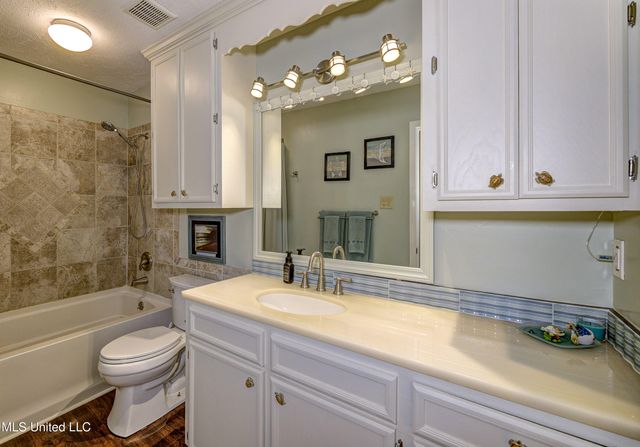 911 Newitt Vick Drive, Vicksburg, MS 39183