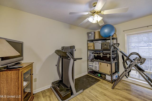 911 Newitt Vick Drive, Vicksburg, MS 39183