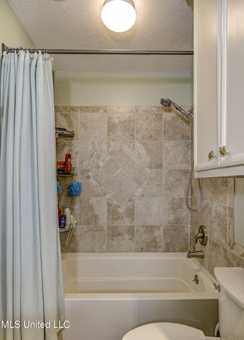 911 Newitt Vick Drive, Vicksburg, MS 39183