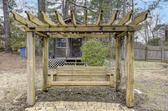 911 Newitt Vick Drive, Vicksburg, MS 39183