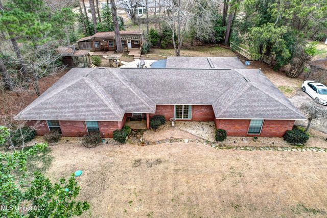 911 Newitt Vick Drive, Vicksburg, MS 39183