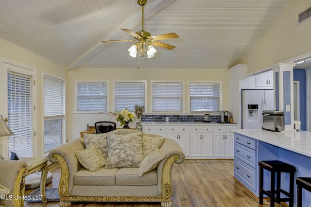 911 Newitt Vick Drive, Vicksburg, MS 39183
