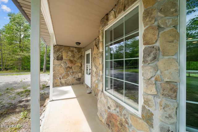 9301 Hondo Drive, Crossville, TN 38572