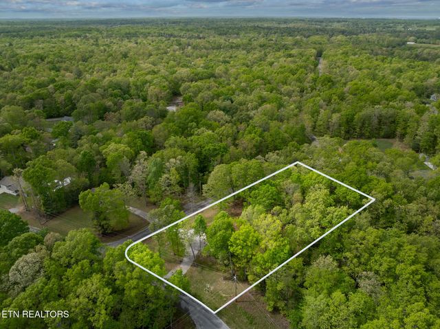 9301 Hondo Drive, Crossville, TN 38572