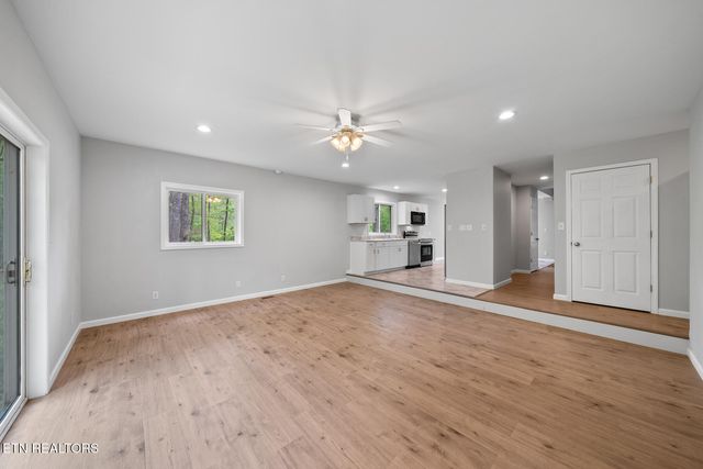 9301 Hondo Drive, Crossville, TN 38572