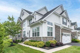 1721 LOCUST DR, Yardley, PA 19067