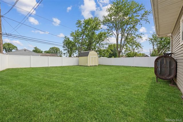 34 Croydon Road, Amityville, NY 11701