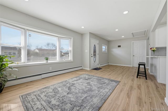 34 Croydon Road, Amityville, NY 11701