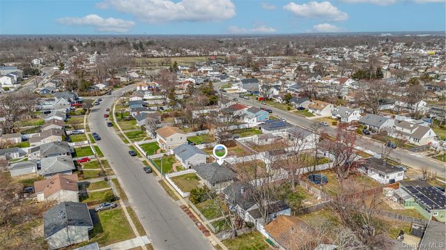 34 Croydon Road, Amityville, NY 11701