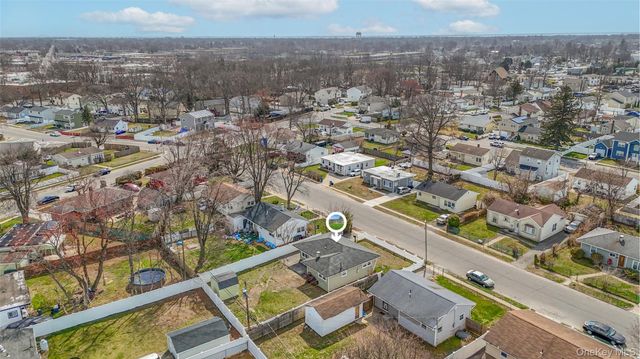 34 Croydon Road, Amityville, NY 11701
