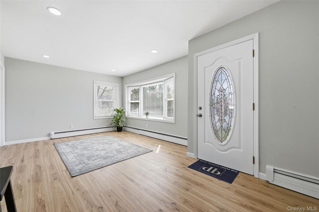 34 Croydon Road, Amityville, NY 11701