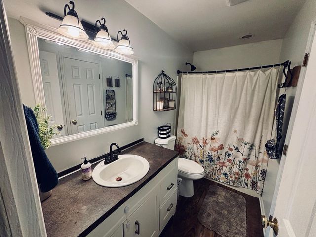 6097 S Johnson Road, Greenville, MI 48838