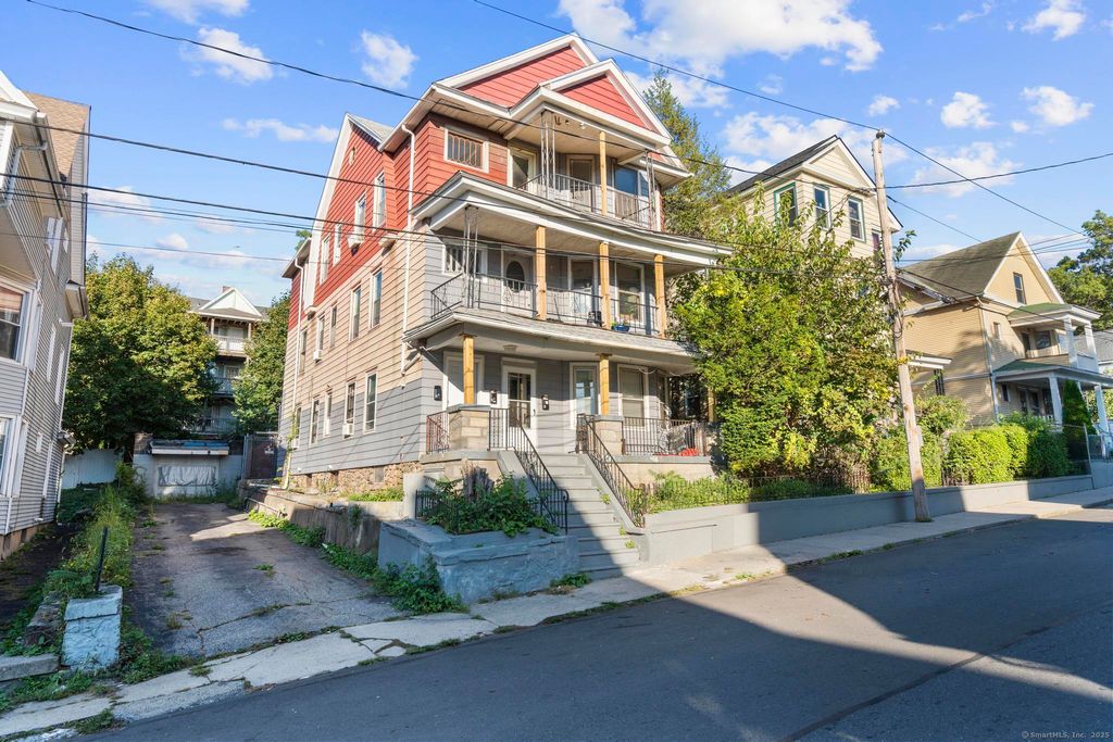 31 Eastwood Avenue, Waterbury, CT 06705