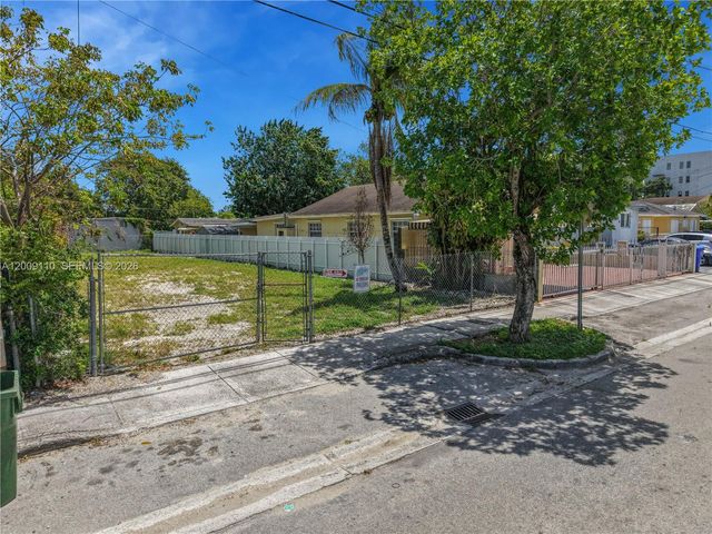 2709 NW 24th Avenue, Miami, FL 33142