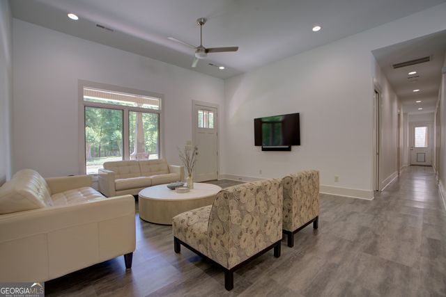 610 Kings Bridge Road SW, Cave Spring, GA 30124