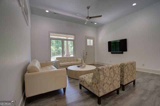 610 Kings Bridge Road SW, Cave Spring, GA 30124