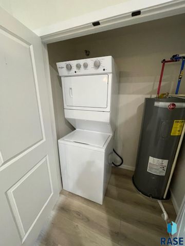 9308 W 32nd St Street 4, Sioux Falls, SD 57106