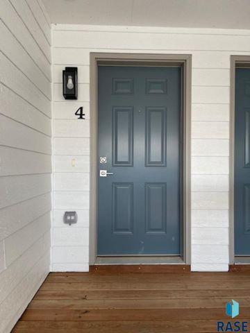 9308 W 32nd St Street 4, Sioux Falls, SD 57106